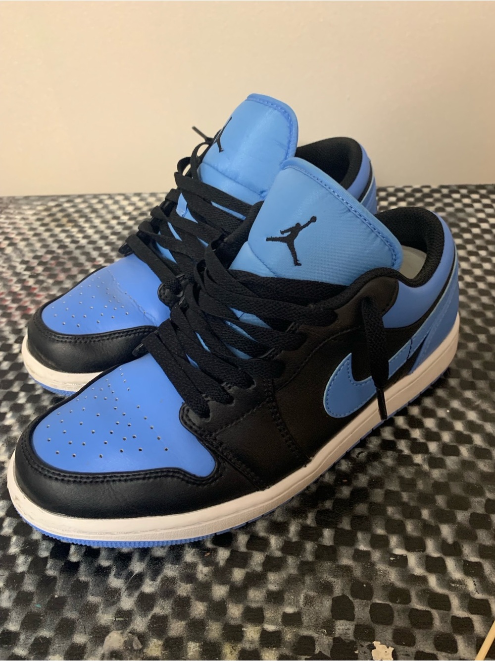 Air Jordan 1 Low "Black University Blue"